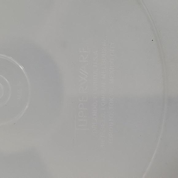 Tupperware Party Susan White Divided Serving Tray with Lid - Picture 7 of 7